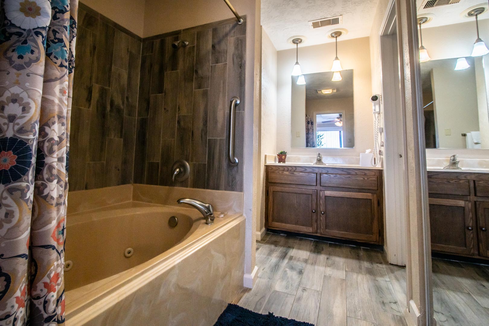 A clean and crisp bathroom at VRI's The Landing at Seven Coves in Willis, Texas.